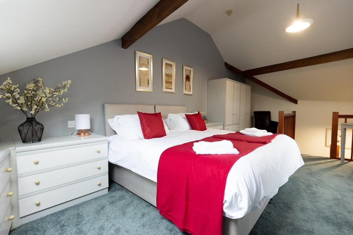 Katherines Court - Spacious Apartment With Rolling Hill Views Kendal Esterno foto