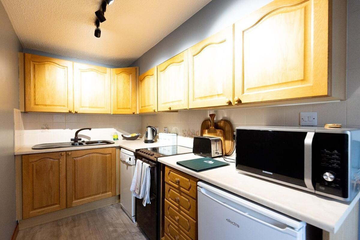 Katherines Court - Spacious Apartment With Rolling Hill Views Kendal Esterno foto