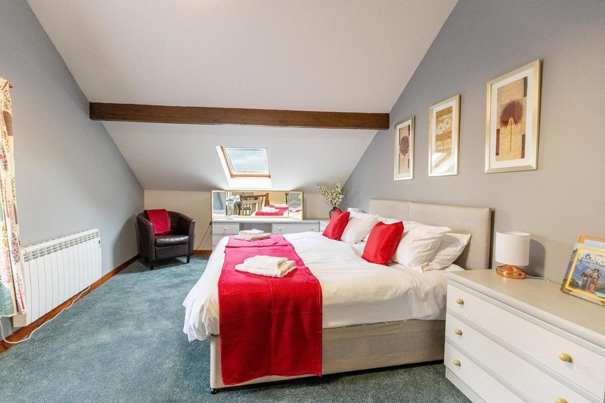 Katherines Court - Spacious Apartment With Rolling Hill Views Kendal Esterno foto